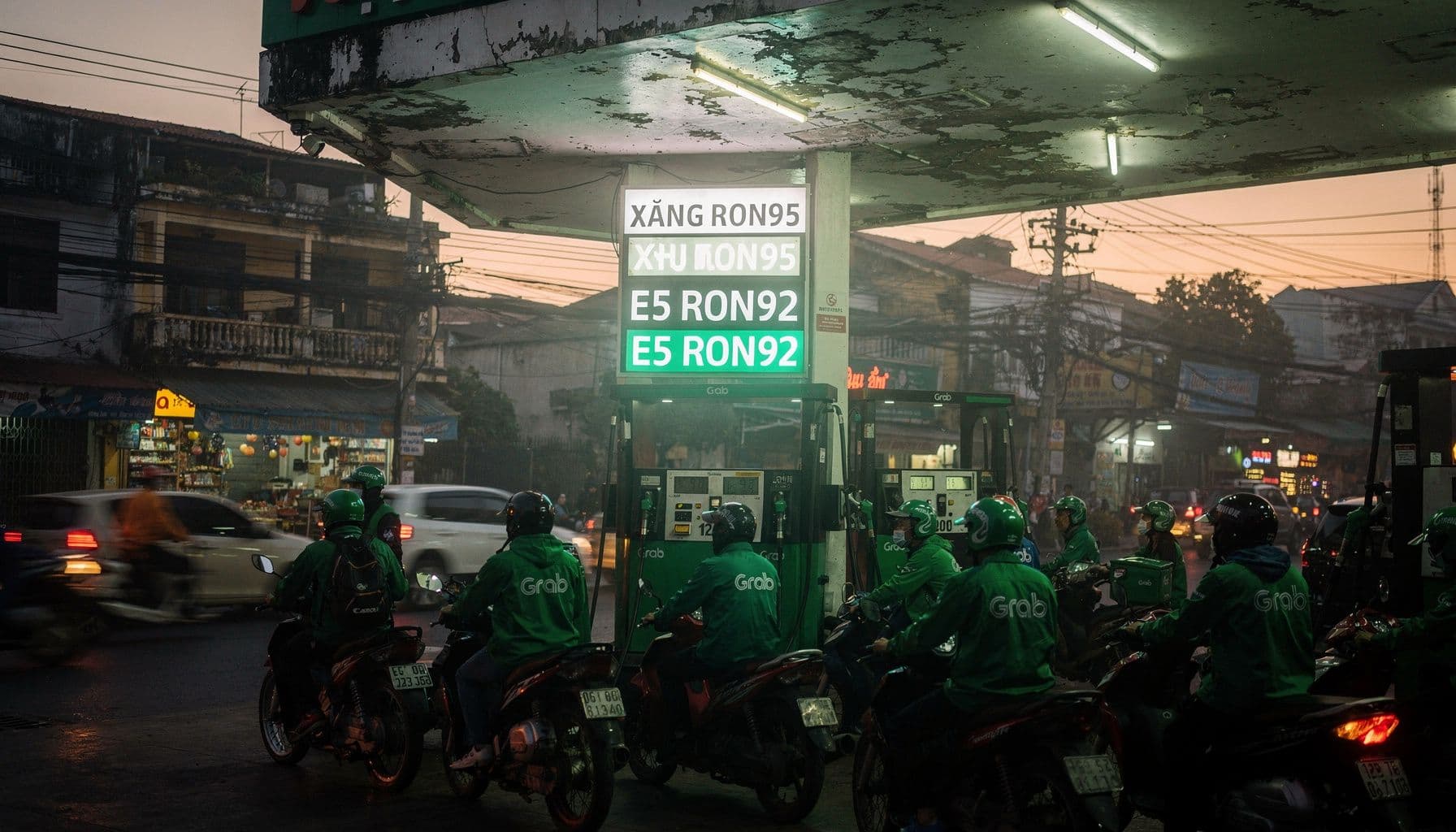 Khủng Hoảng Hormuz Không Còn Là Câu Chuyện Trung Đông — Các Hộ Gia Đình Việt Nam Đã Đang Cảm Nhận Hậu Quả