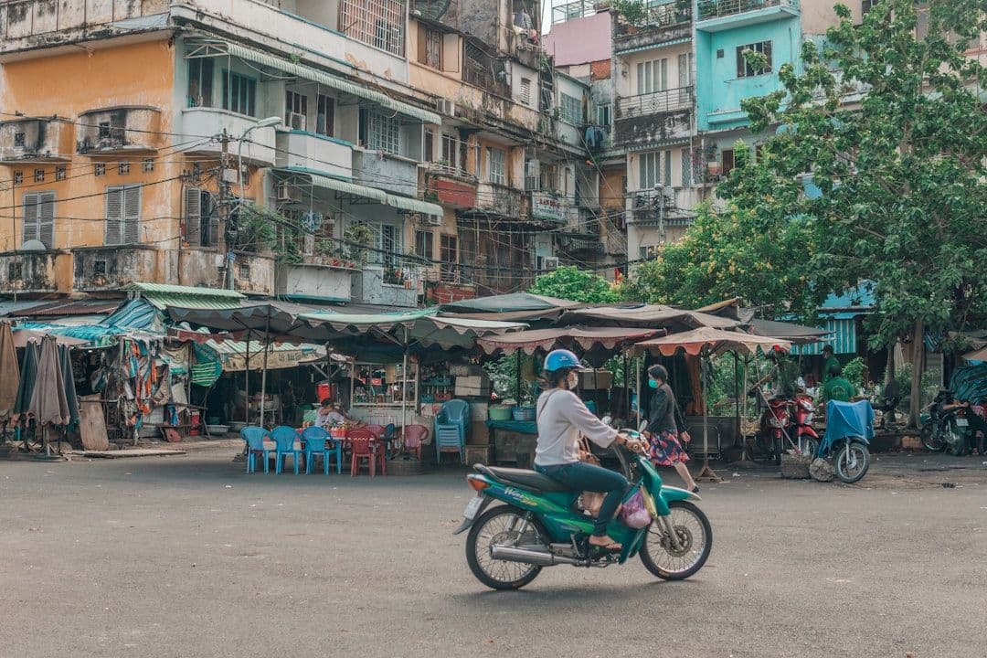 EU cân nhắc đóng băng giá dầu Nga giữa căng thẳng Trung Đông