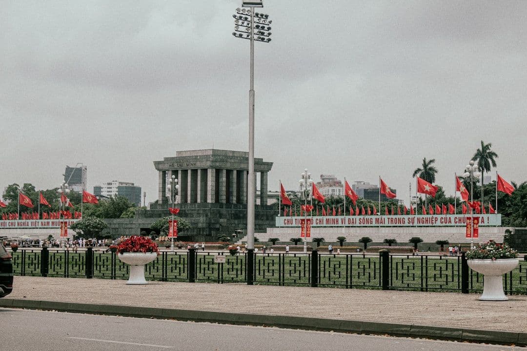 Triều Tiên tăng cường năng lực quốc phòng, tìm kiếm hỗ trợ từ Nga