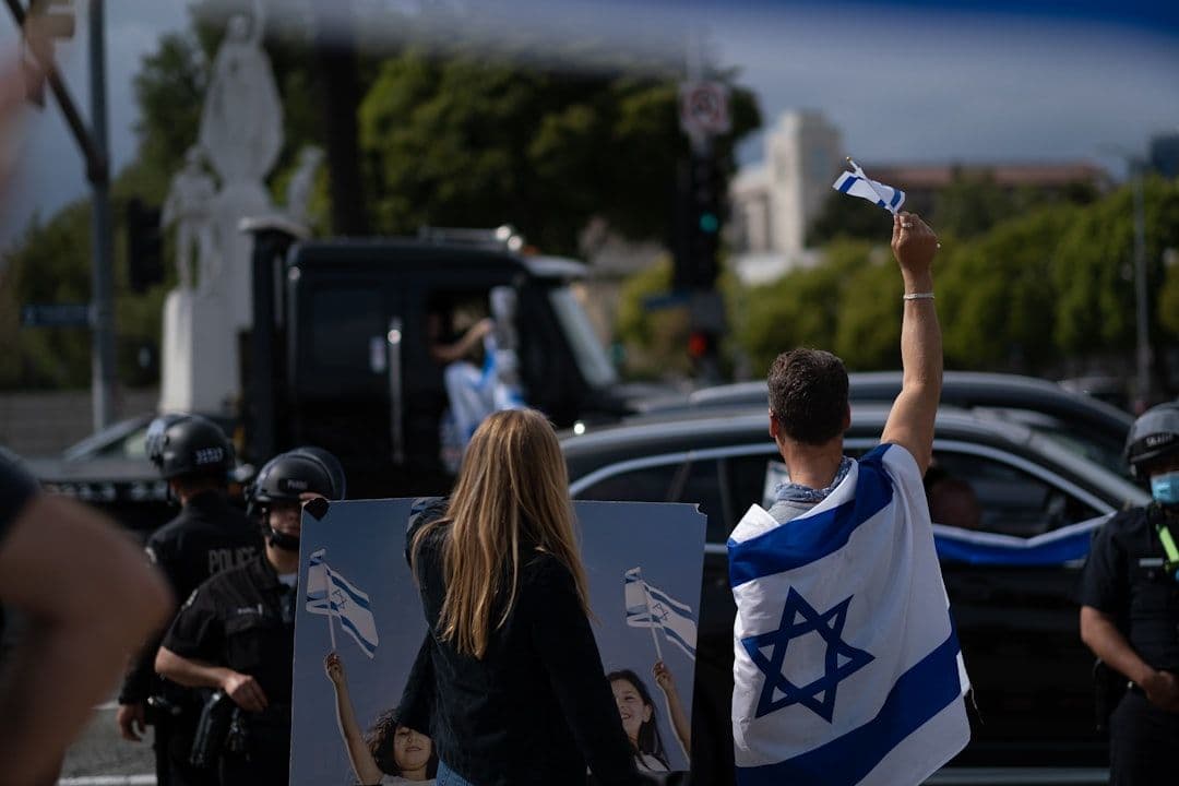 Iran - Israel tuyên bố dừng tấn công, căng thẳng Trung Đông vẫn ở mức báo động